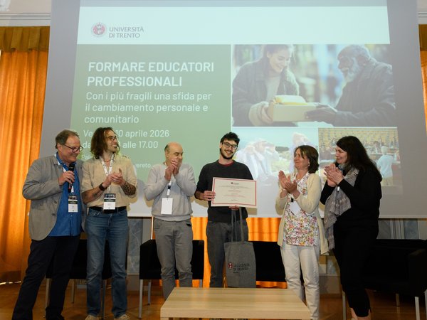 la consegna del premio